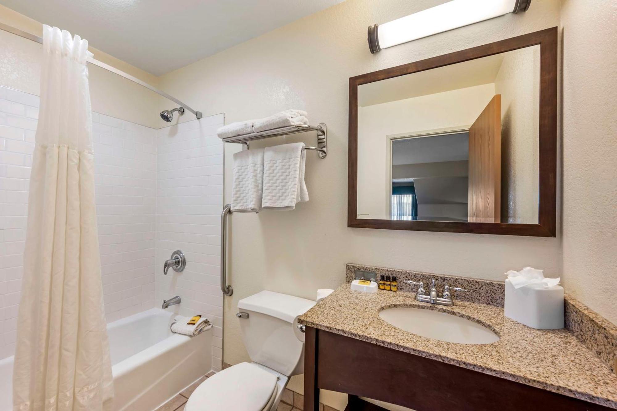 Best Western Plus Eagle Vail Airport Екстер'єр фото