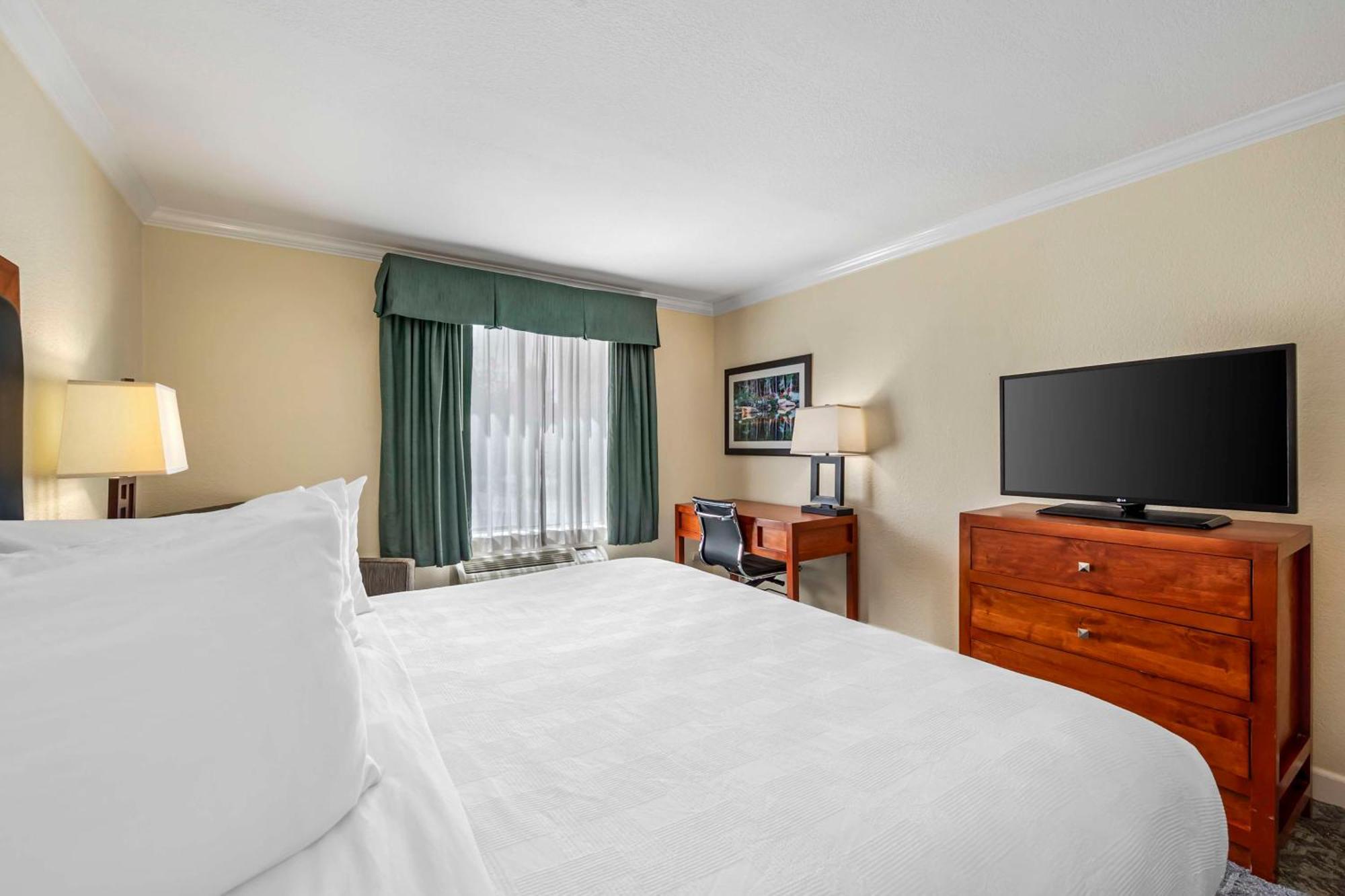 Best Western Plus Eagle Vail Airport Екстер'єр фото