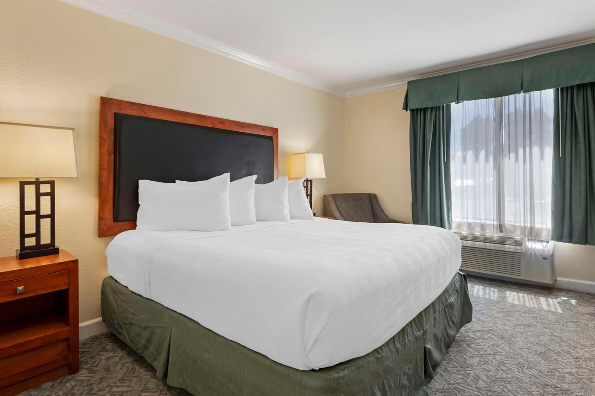 Best Western Plus Eagle Vail Airport Екстер'єр фото