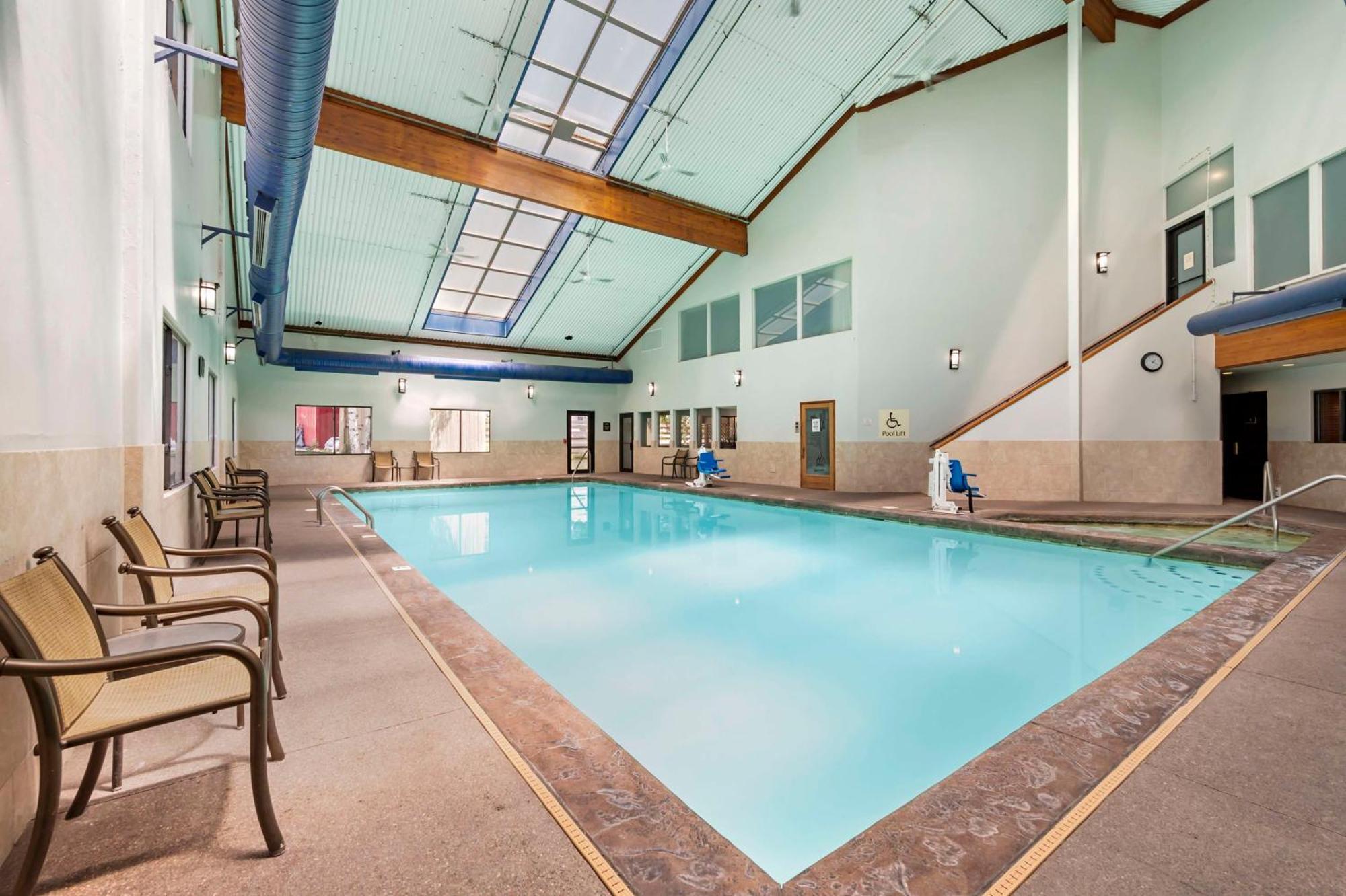 Best Western Plus Eagle Vail Airport Екстер'єр фото