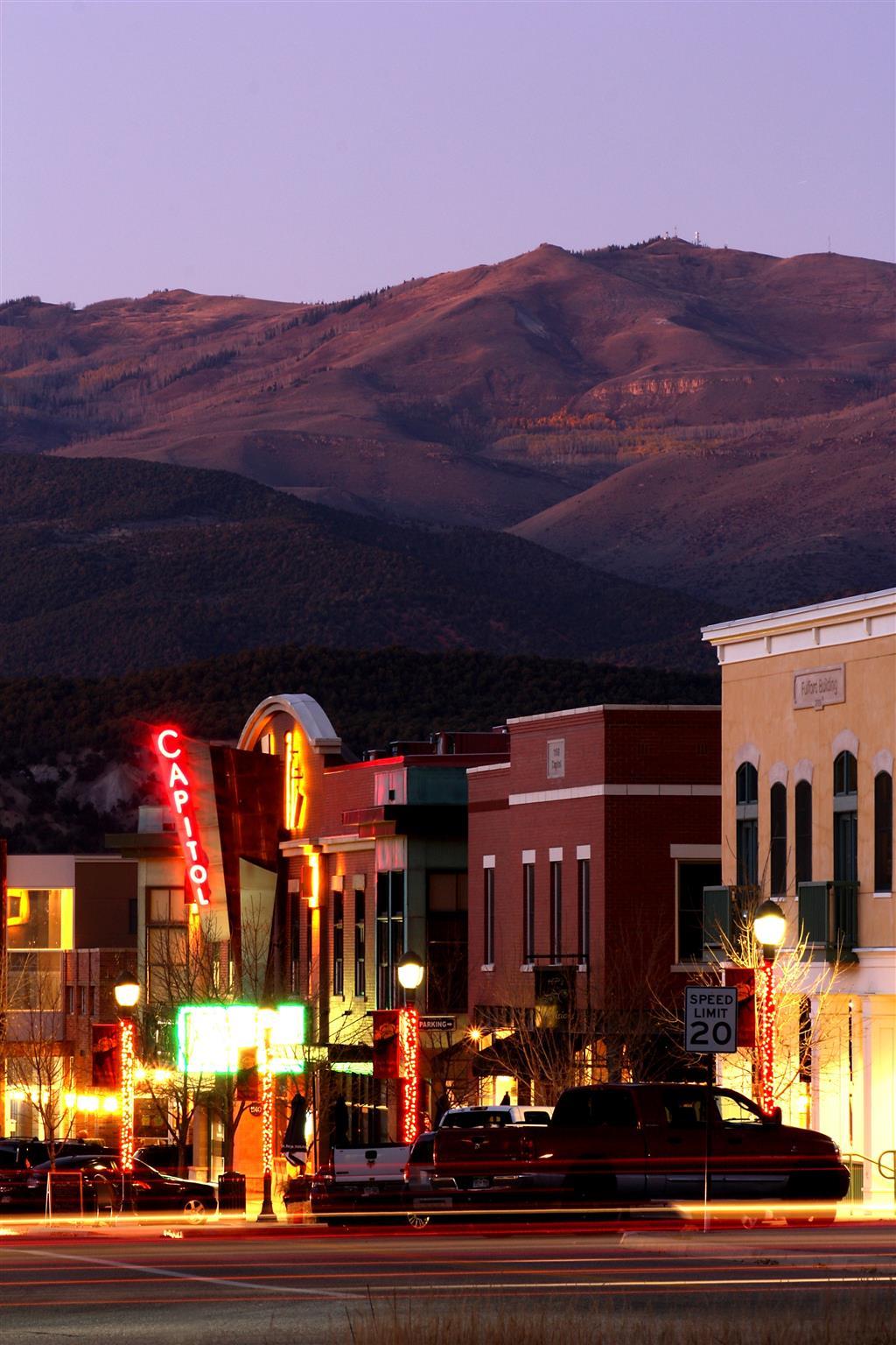 Best Western Plus Eagle Vail Airport Екстер'єр фото